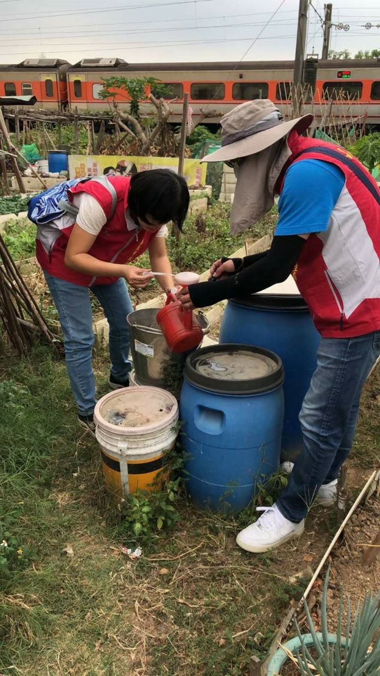 0_菜園儲水容器清理 _2_.jpg