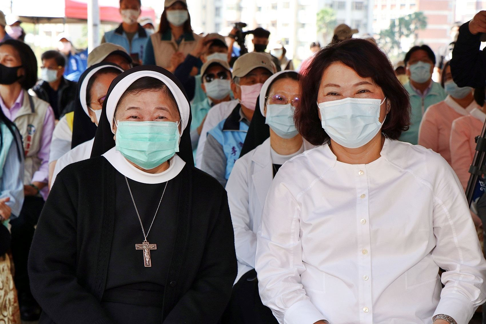 市長與聖馬爾定醫院院長陳美惠