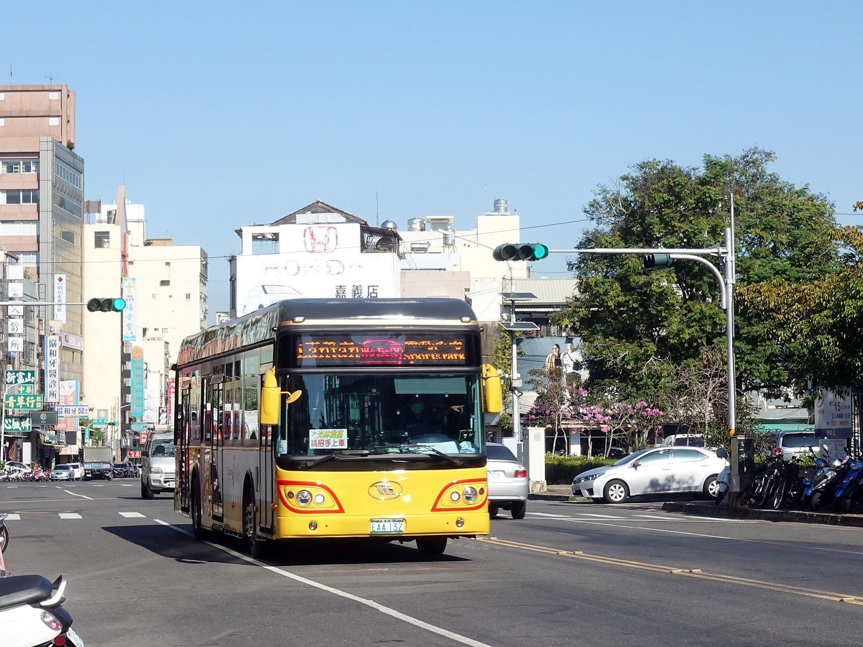 電動公車全面上線 市區公車運量109年大幅成長65%