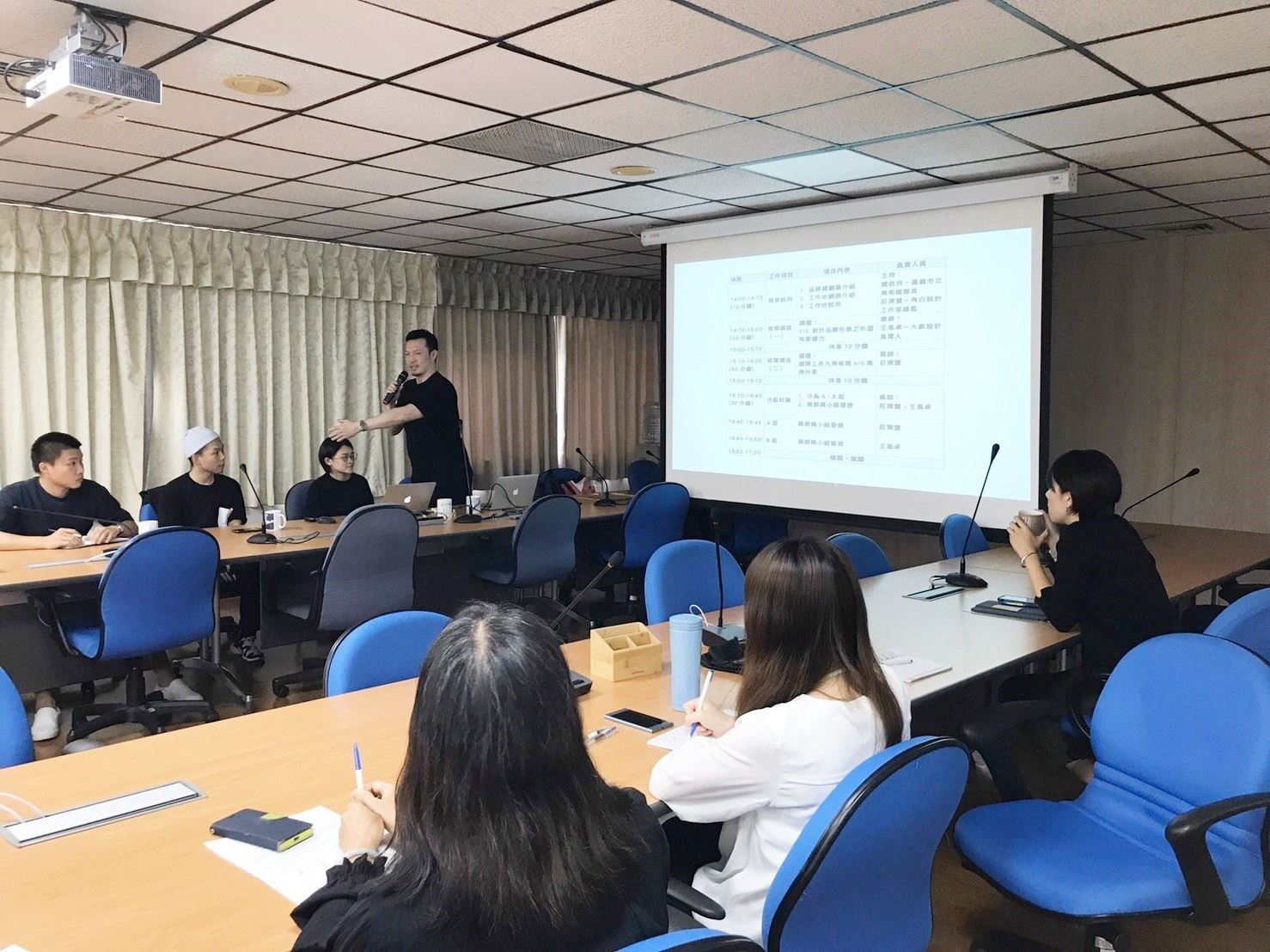 04_在設計初期_去年11月_，辦理嘉美館「館員共識工作坊」.jpg
