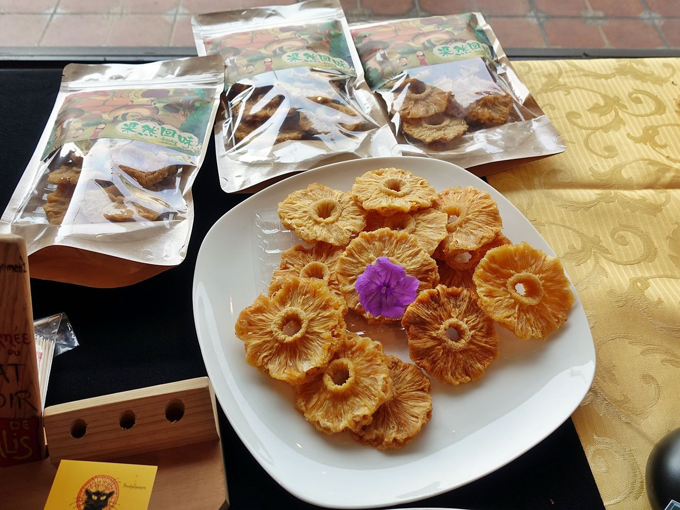 0LINE 嘉義隊創意商品 挺農民.JPG