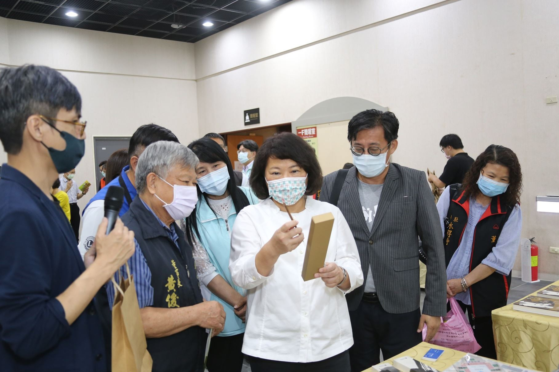 0_市長參觀文創輔導師資團隊作品 _4_.JPG