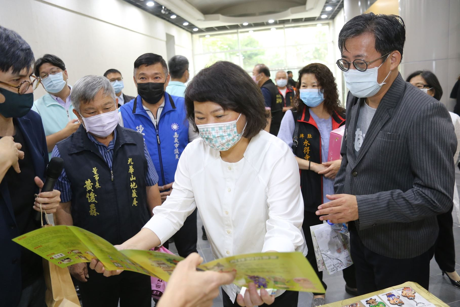 0_市長參觀文創輔導師資團隊作品 _2_.JPG