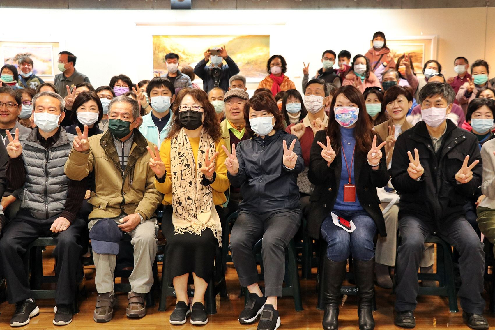 20年磨一劍 烈焰中的修行者 蔡永武潑釉瓷版藝術個展即日起開跑 大作《巍峨玉山》受矚目